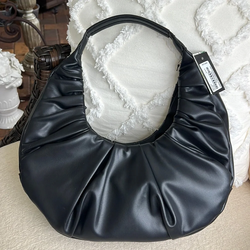 Badgley Mischka trendy brand